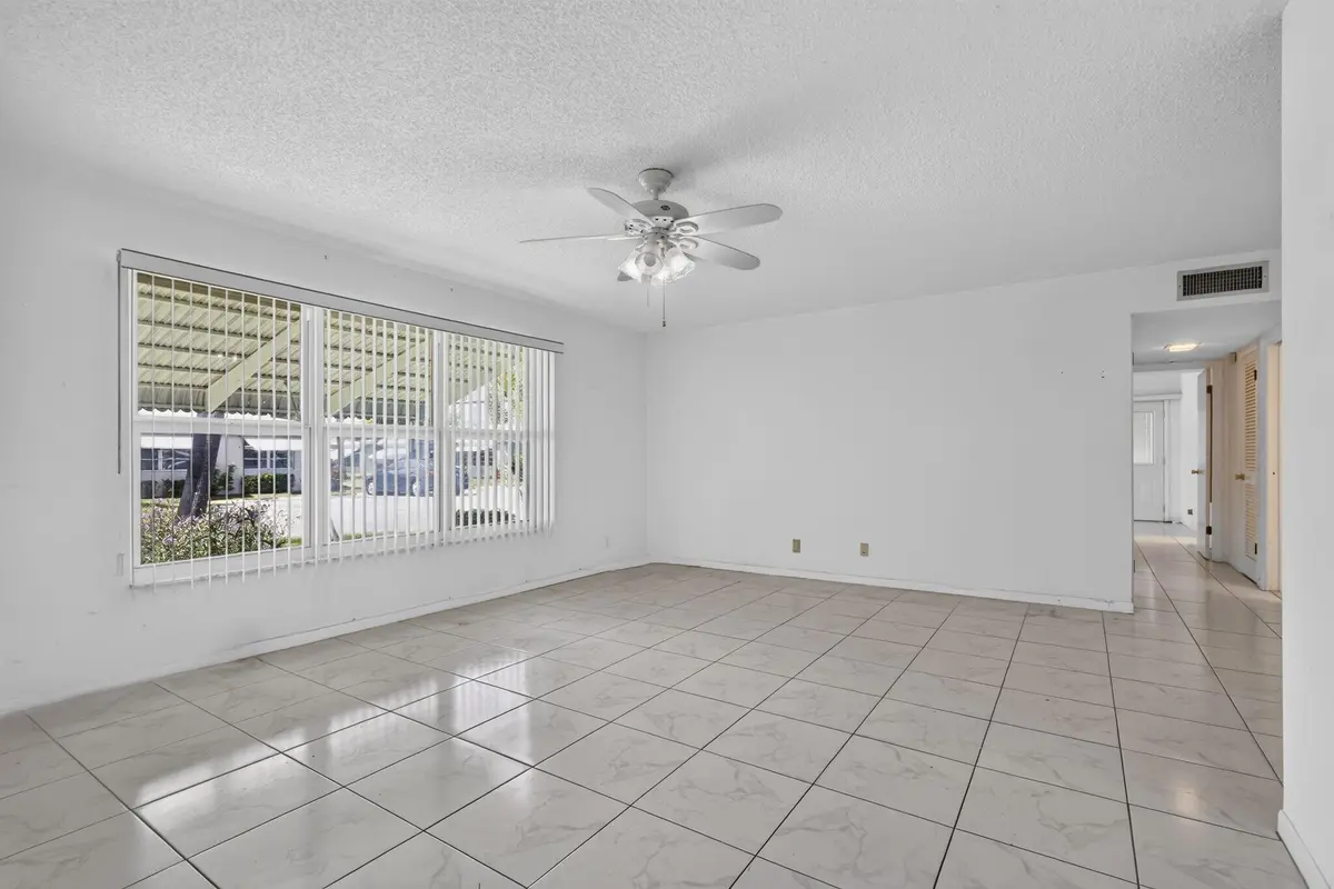 3-web-or-mls-_14A8339 at 211 COUNTRY Lane A, Boynton Beach