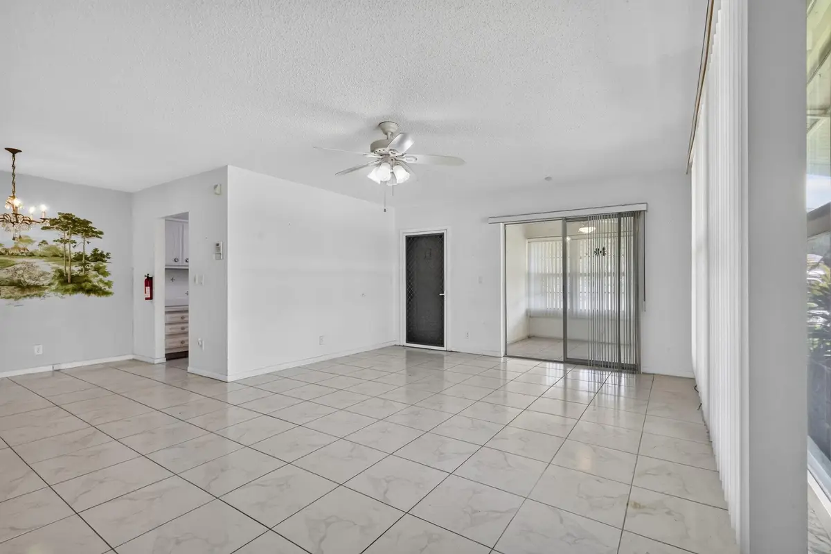 5-web-or-mls-_14A8349 at 211 COUNTRY Lane A, Boynton Beach