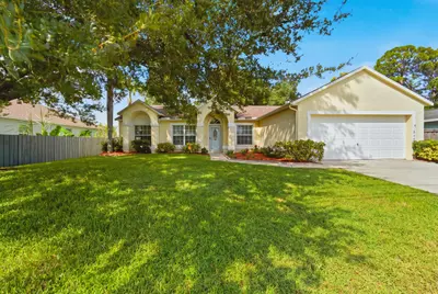 1649 SW ALVATON Avenue, Port St. Lucie – Single Family Residence for sale