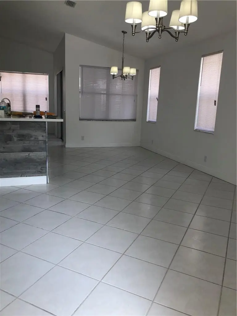Photo 9 at 887 SAVANNAH FALLS Drive, Weston