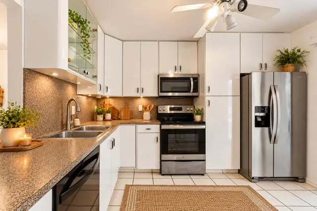 AI staged at 83 WOOD ROSE Court, Royal Palm Beach