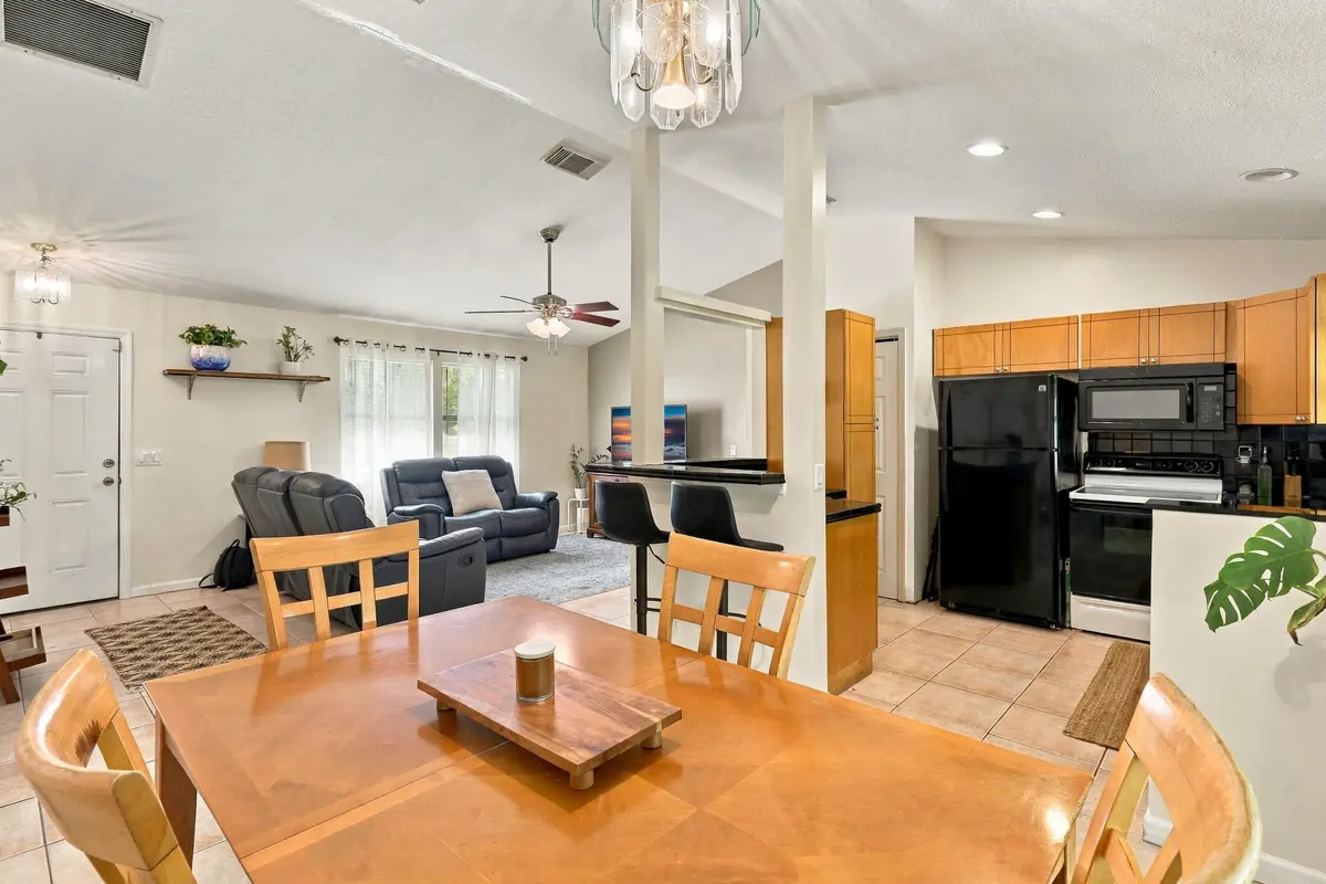 15_img_2123 at 611 SW DWIGHT Avenue, Port St. Lucie