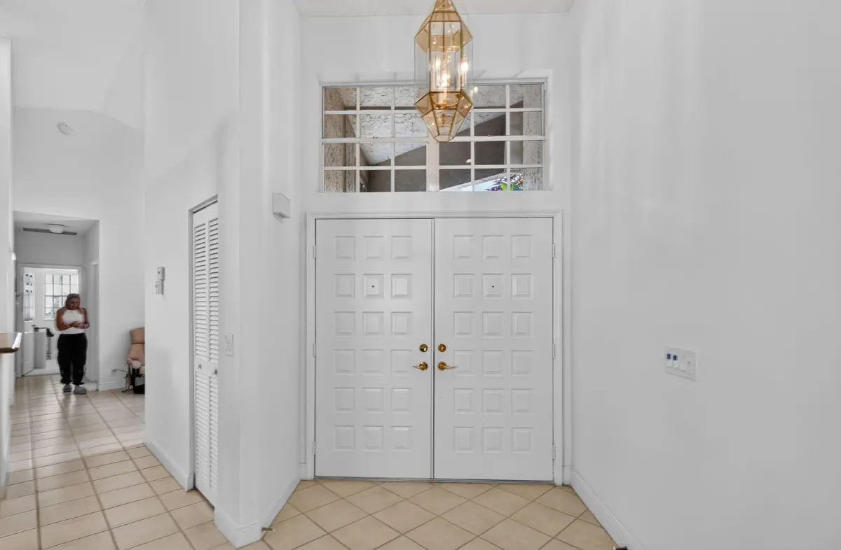 foyer at 12850 Oak Knoll Drive, Palm Beach Gardens