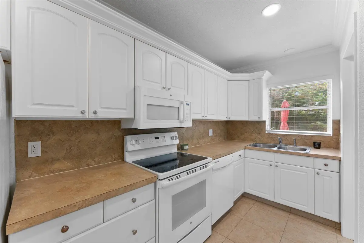 11-11 at 2631 NE 2nd Avenue, Boca Raton