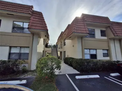 11034 ROYAL PALM Boulevard 2-5, Coral Springs – Condominium for rent
