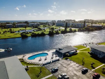 2420 S FEDERAL Highway 10, Boynton Beach – Stock Cooperative for sale