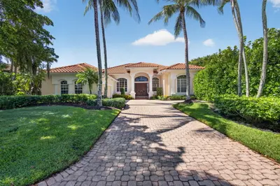 42 Windward Isle, Palm Beach Gardens – Single Family Residence for sale