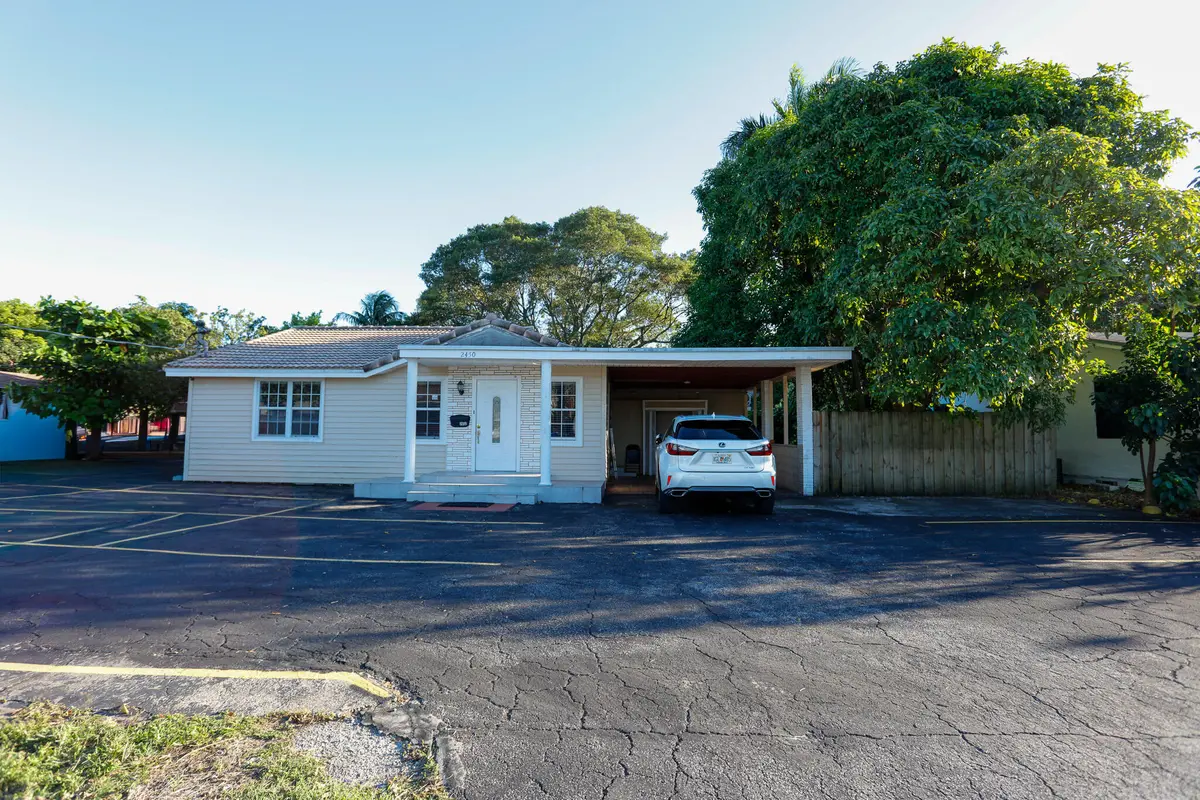 3X5A5453 at 2450 GARFIELD Street 1, Hollywood