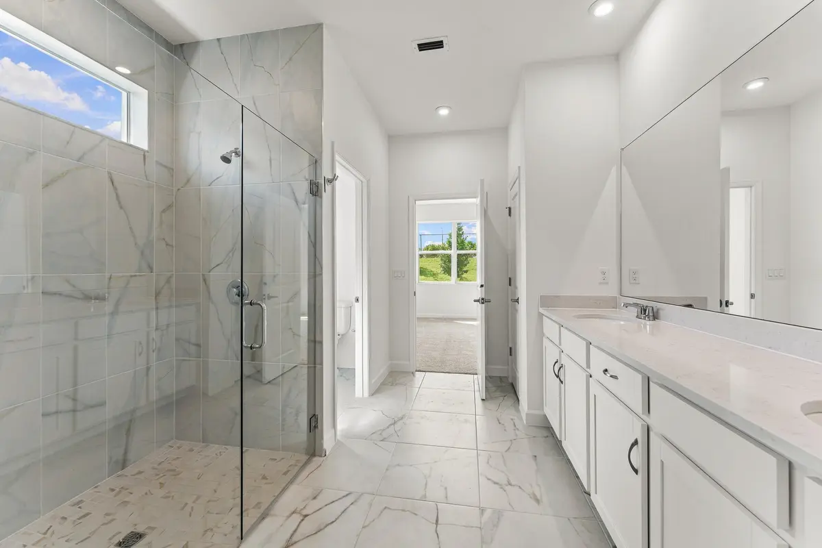 US_SEF_EDEN GRAND_LOT 239_OWNERS BATH at 12000 SW Pantone Street, Port St. Lucie