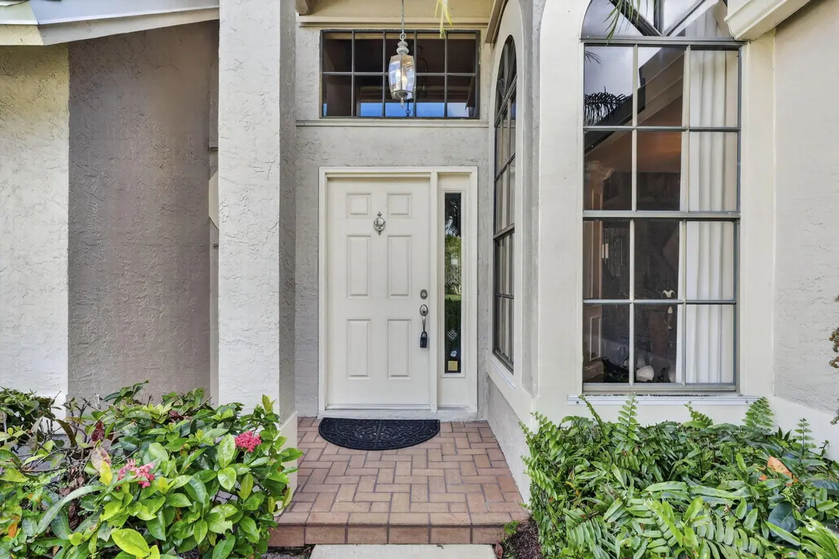 9-web-or-mls-BS1A5824 at 1570 YACHTMAN Place, Wellington