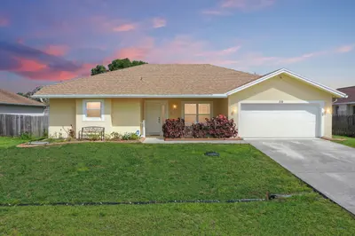 719 SW Andrew Road, Port St. Lucie – Single Family Residence for sale