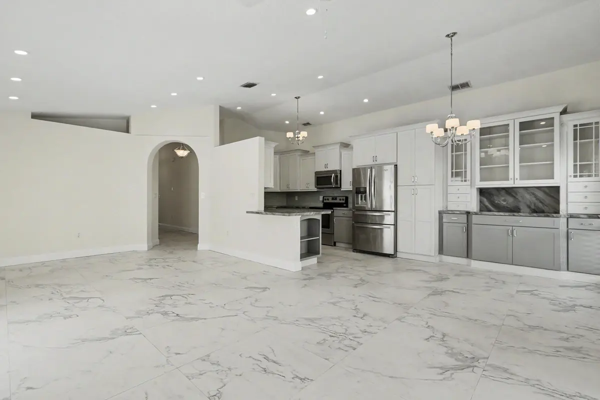 7461-37 at 7461 NW 167th Terrace, Hialeah