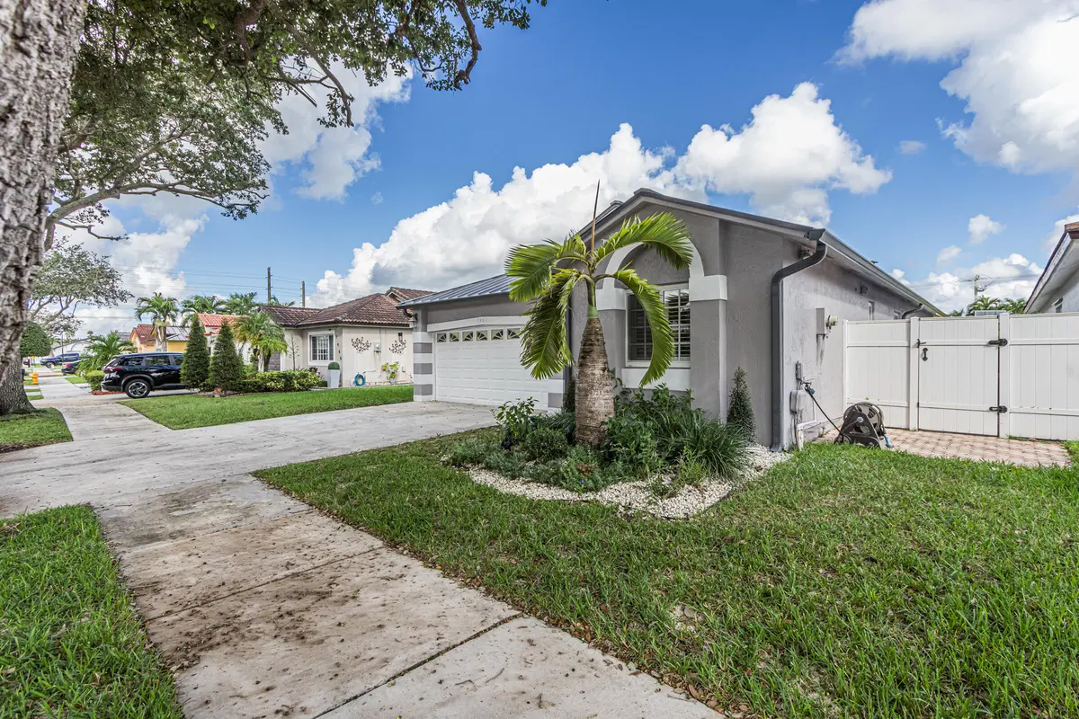 7461-4 at 7461 NW 167th Terrace, Hialeah