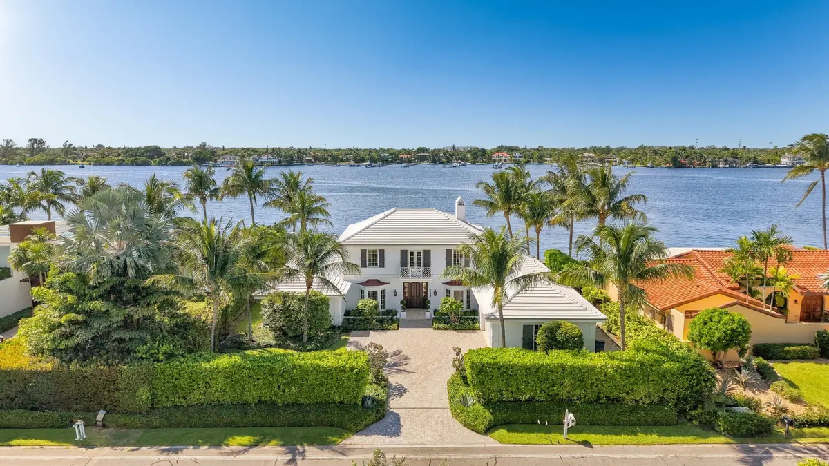 2284 Ibis Isle Rd W Palm Beach FL 05 at 2284 Ibis Isle Road, Palm Beach