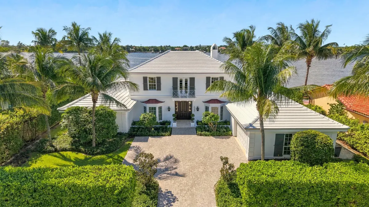 2284 Ibis Isle Rd W Palm Beach FL 08 at 2284 Ibis Isle Road, Palm Beach