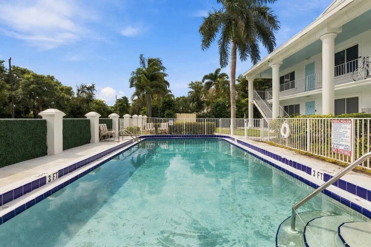 4529_NE_21st_Ave__004 at 4529 NE 21st Avenue #3, Fort Lauderdale