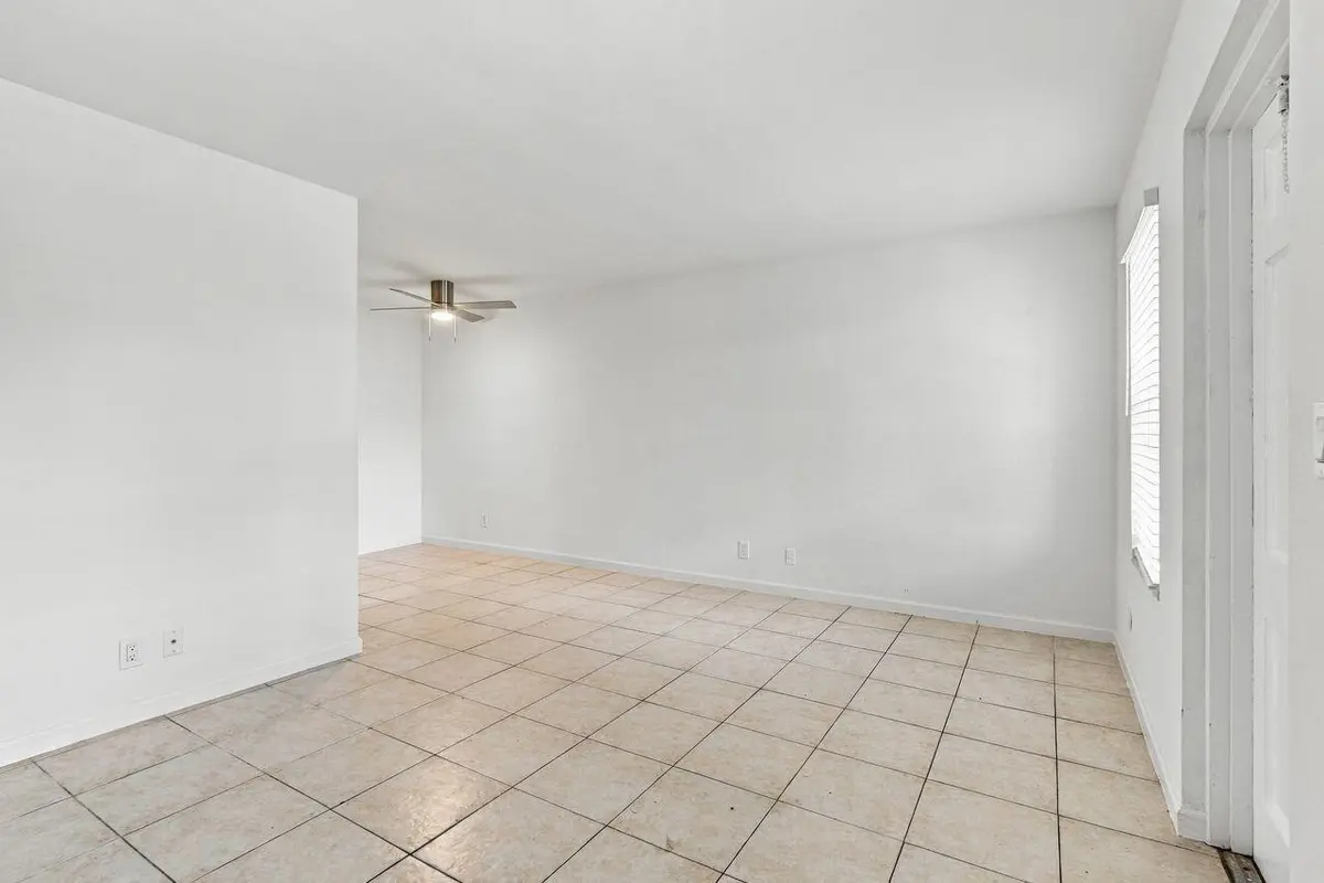 4529_NE_21st_Ave__010 at 4529 NE 21st Avenue #3, Fort Lauderdale