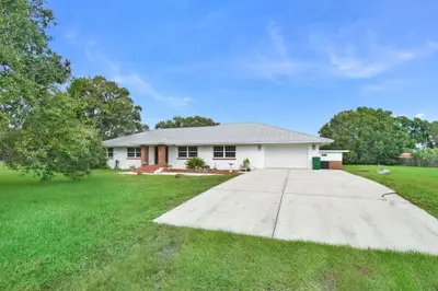 2050 W BOOTHE Drive, Fort Pierce – Single Family Residence for sale