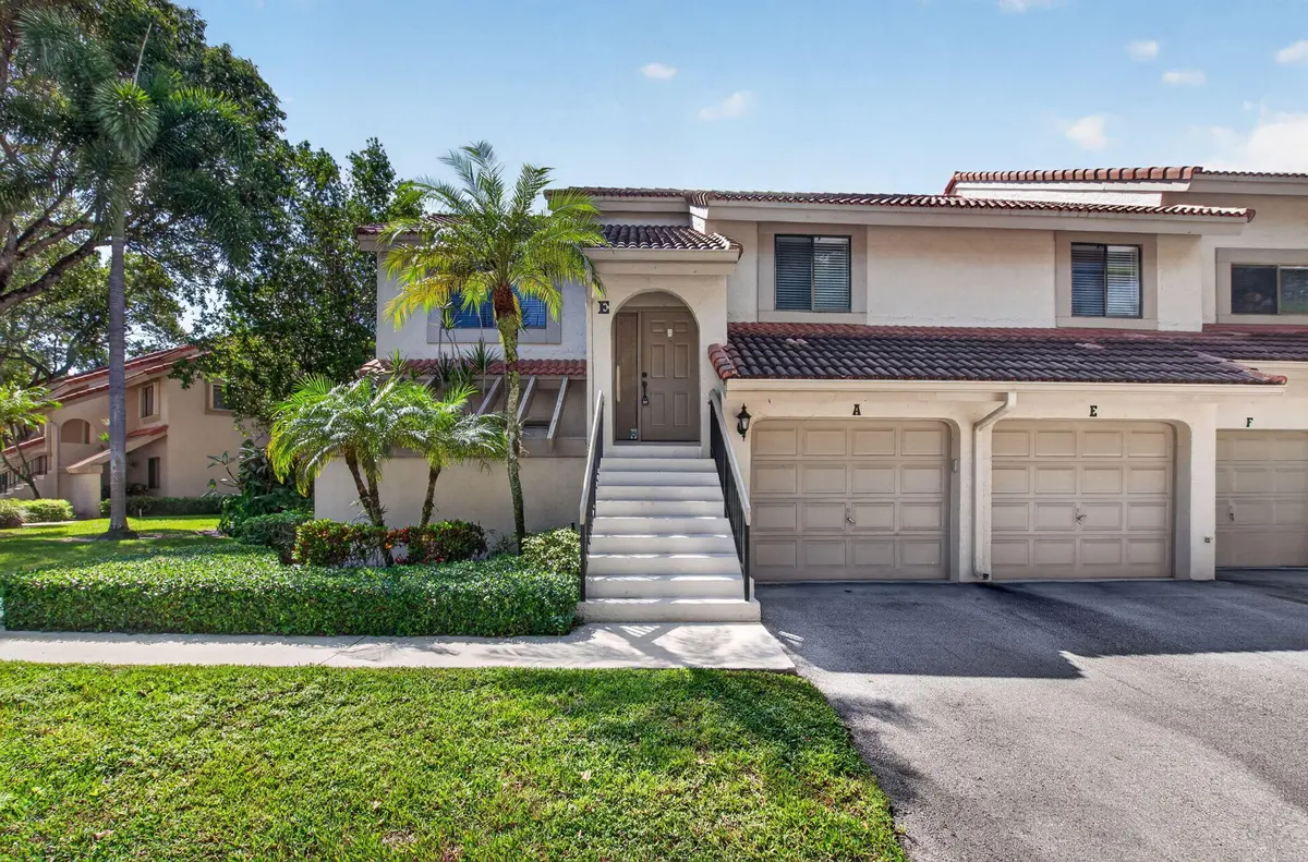 CORNER LAKEFRONT at 5621 Coach House Circle, Boca Raton