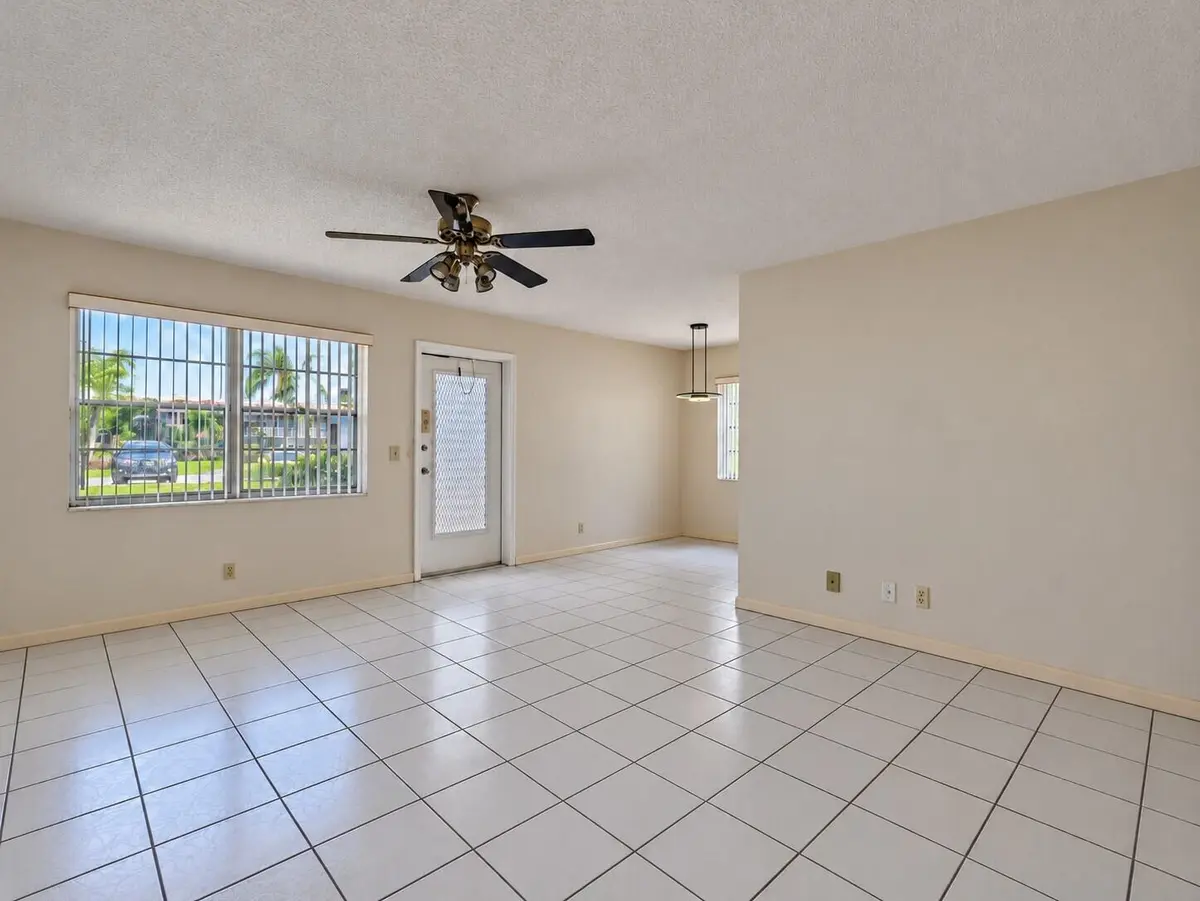 Living Area to Front at 265 Northampton, West Palm Beach