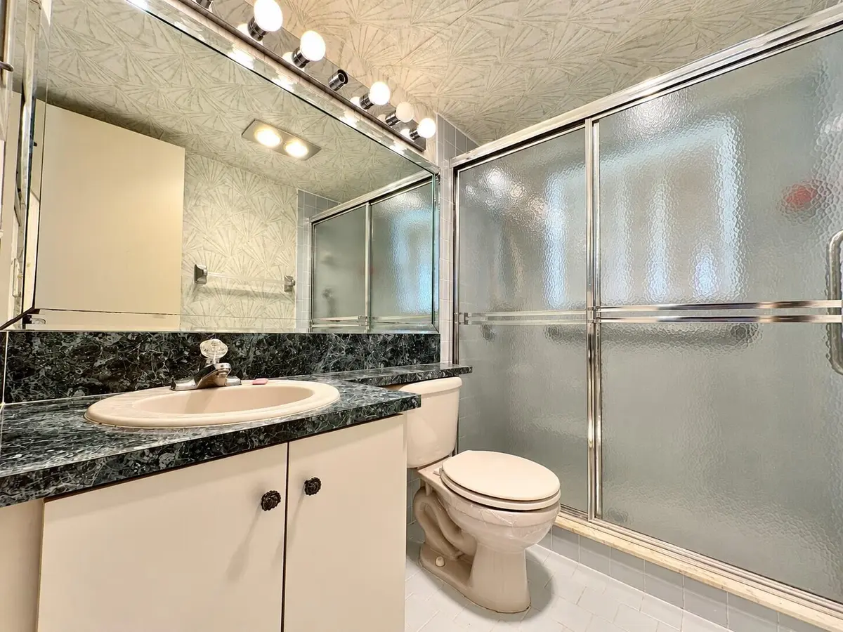 Full Bath With Updates at 265 Northampton, West Palm Beach