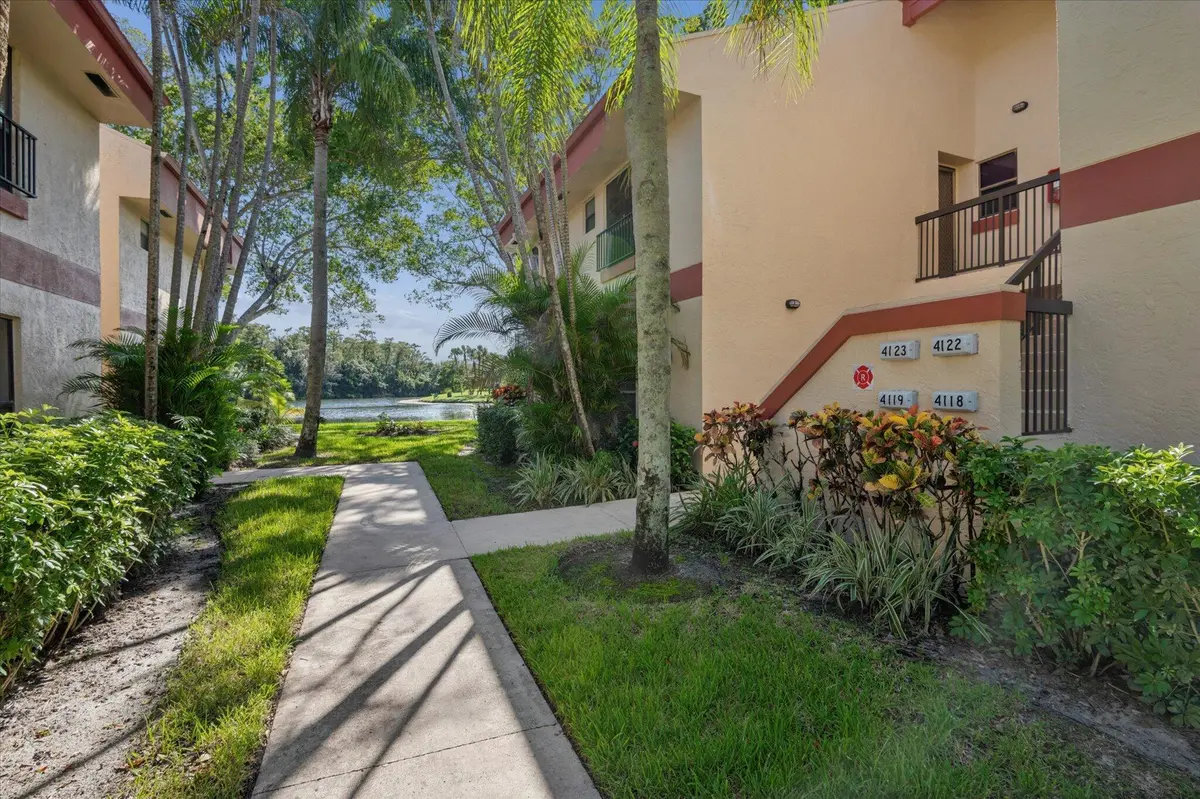 4119 CARAMBOLA Circle 2120, Coconut Creek, FL – photo 2