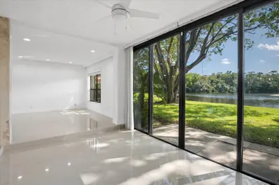 4119 CARAMBOLA Circle 2120, Coconut Creek – Condominium for sale