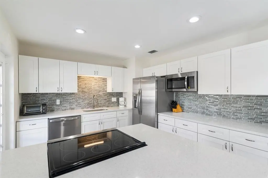 Photo 4 at 2501 NE 12TH Street, Pompano Beach
