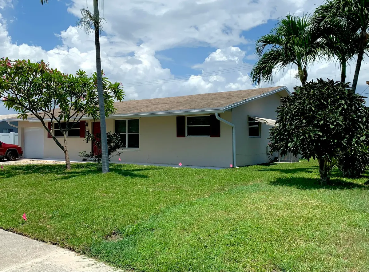 IMG_E4111 at 243 SW 4th Street, Boca Raton