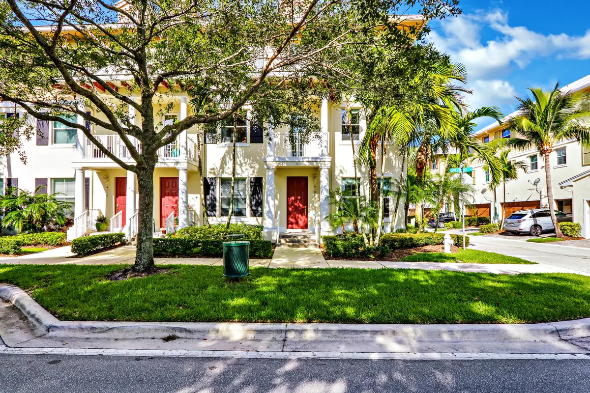 Front Entrance at 4106 Greenway Drive, Jupiter