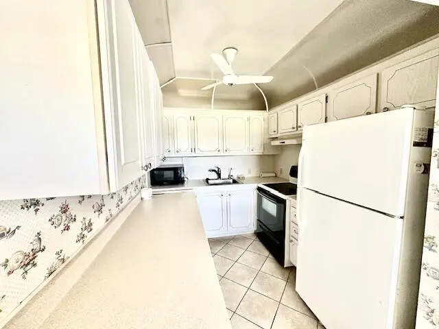 Kitchen at 59 Preston B, Boca Raton