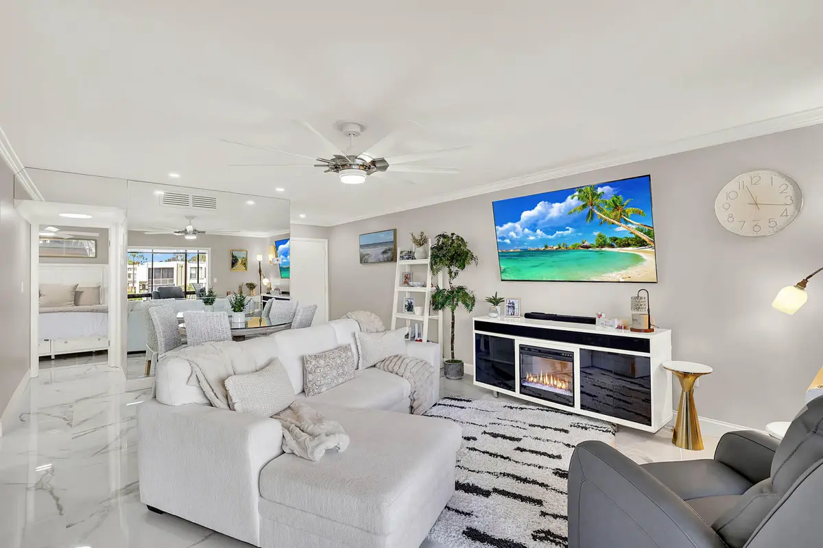 3-207_Circle_Bay-12 at 1950 SW PALM CITY Road 3-207, Stuart