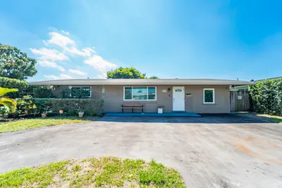 8800 NW 15TH Street, Pembroke Pines – Single Family Residence for sale