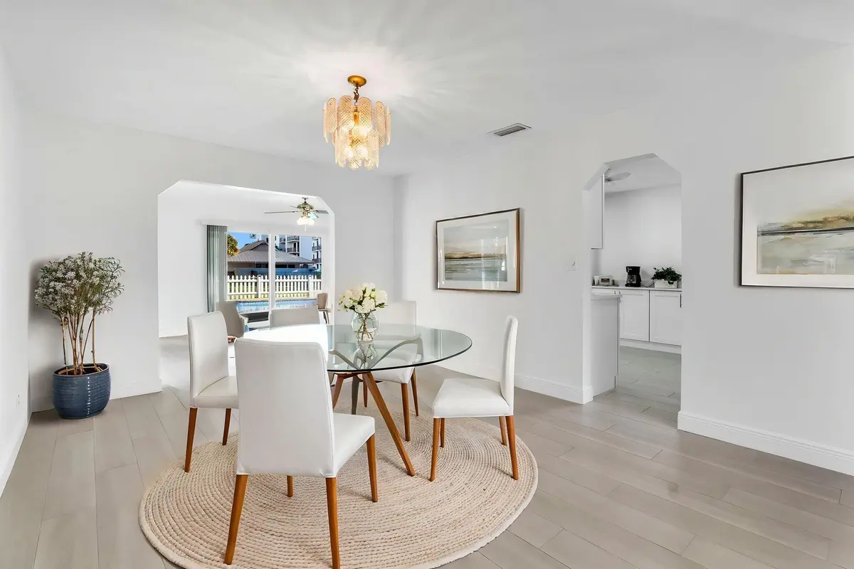 7-web-or-mls-006 virtually staged at 9067 NW 21ST Court, Coral Springs
