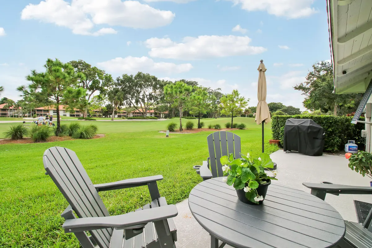 Perfect Patio with a grill. at 815 Club Drive, Palm Beach Gardens