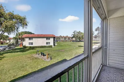 8921 S HOLLYBROOK Boulevard 209, Pembroke Pines – Condominium for sale