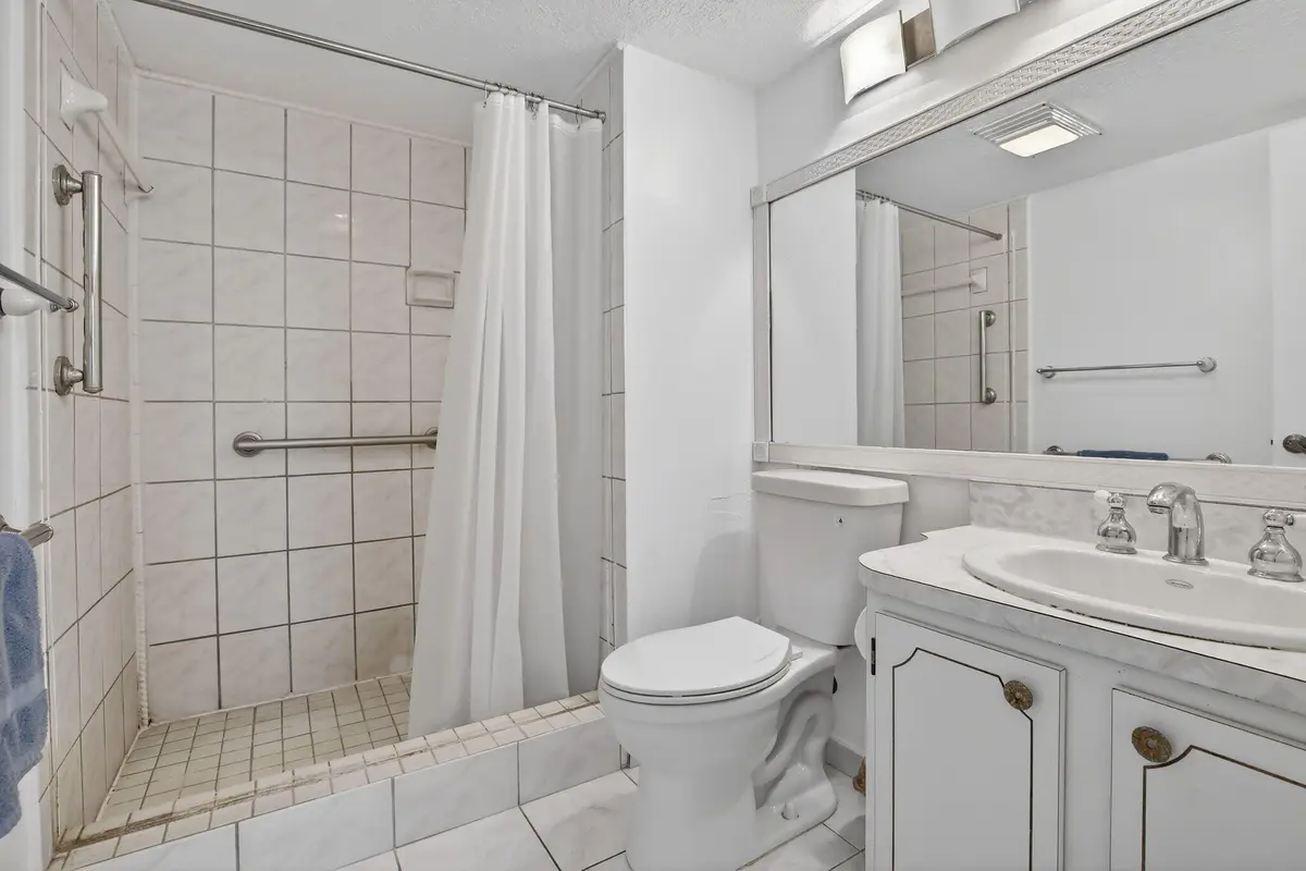 26-web-or-mls-_A7A0289 at 8921 S HOLLYBROOK Boulevard 209, Pembroke Pines