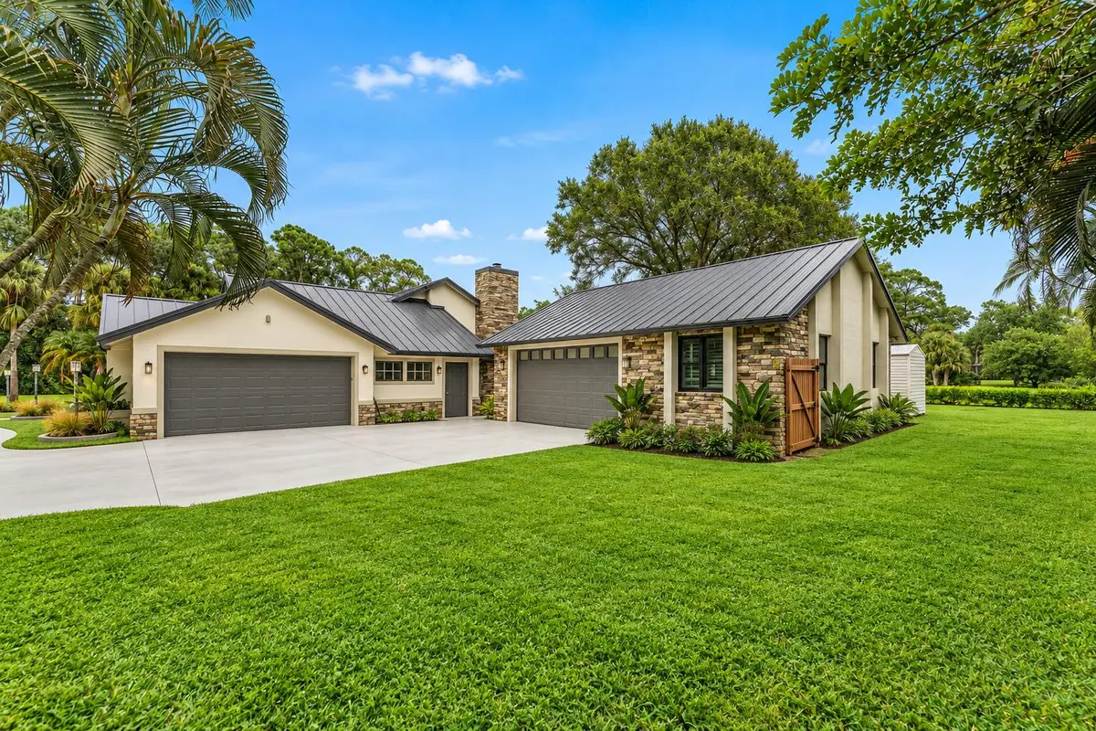 6CB74FA3-0FE0-46CF-9D66-B774940FD62C (1) at 14757 HORSESHOE Trace, Wellington