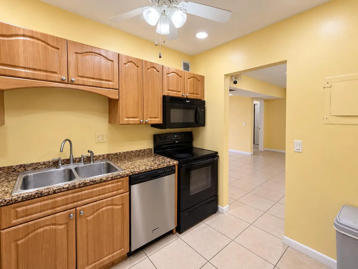 kitchen 2 at 632 NW 13TH Street 0120, Boca Raton