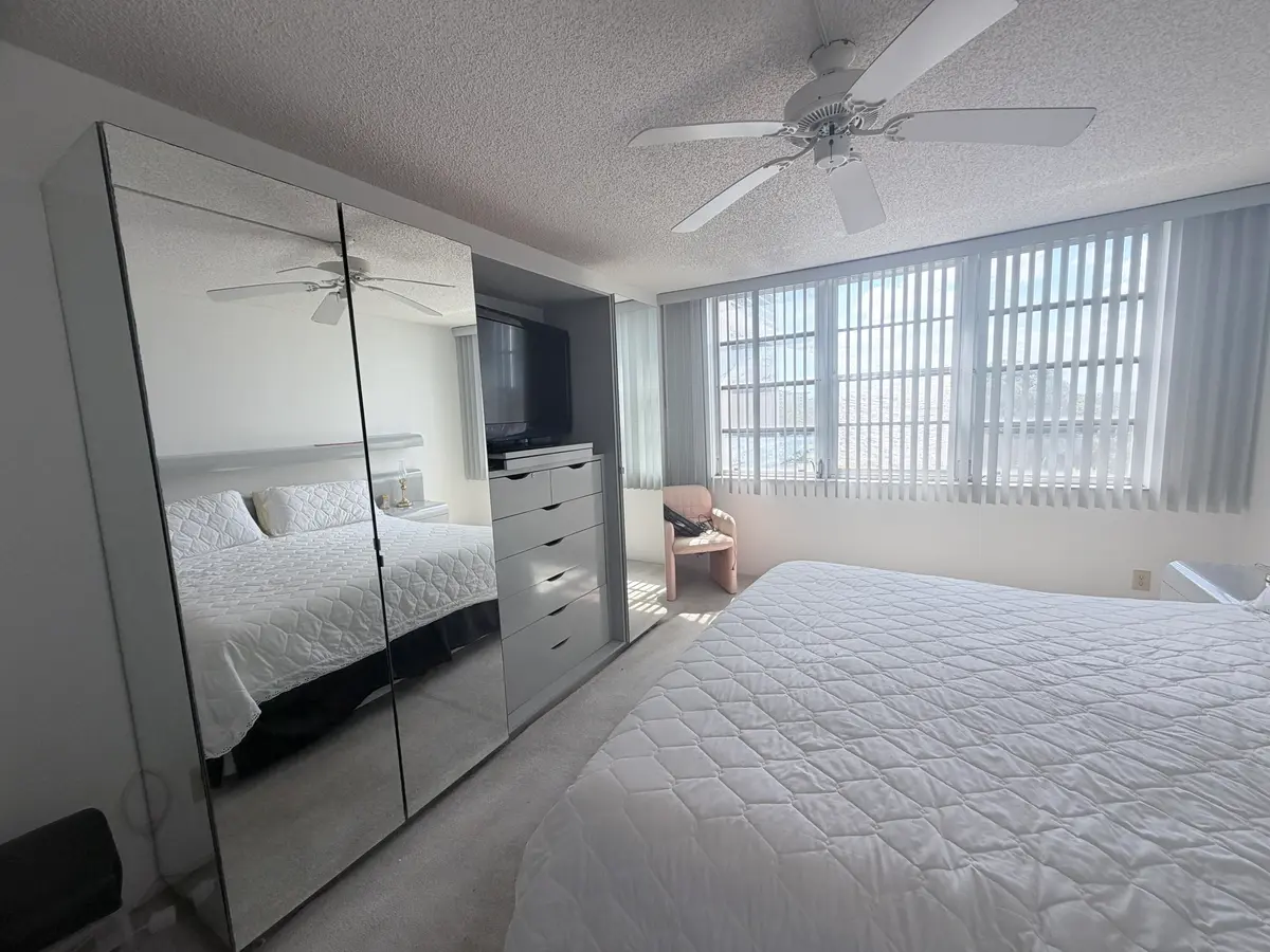 IMG_5889 at 3510 Oaks Way 502, Pompano Beach