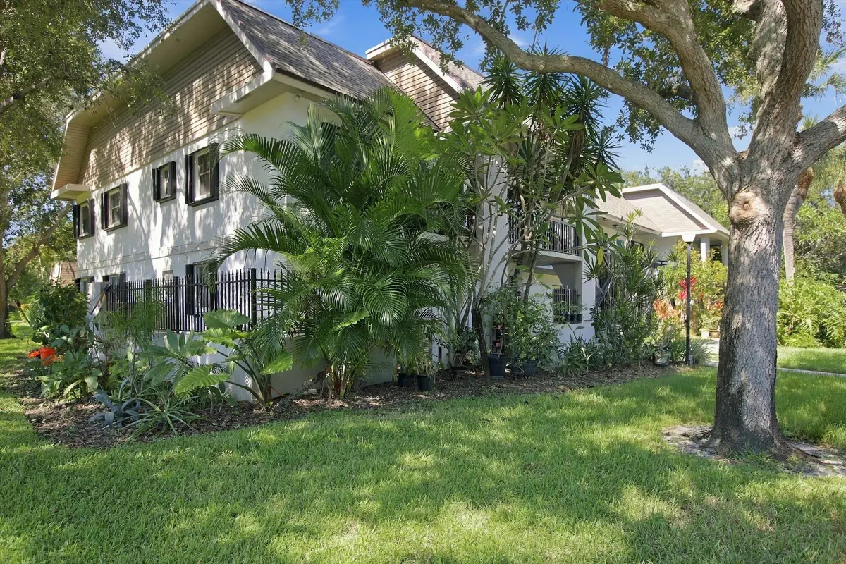 02-Side View_Foliage at 2906 SW 21st Terrace 311D, Delray Beach