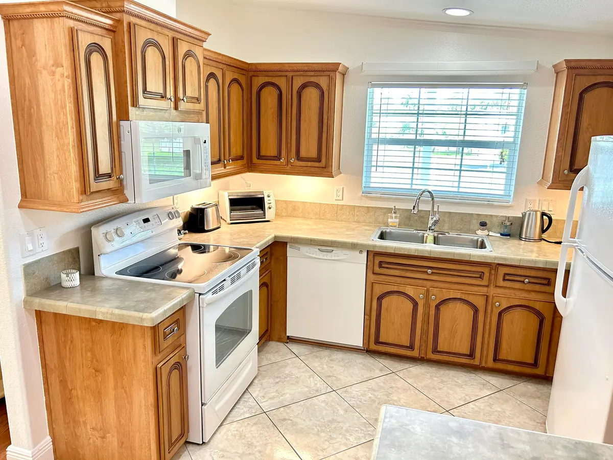 IMG_5024 at 1316 W BOUGAINVILLEA Drive, Deerfield Beach