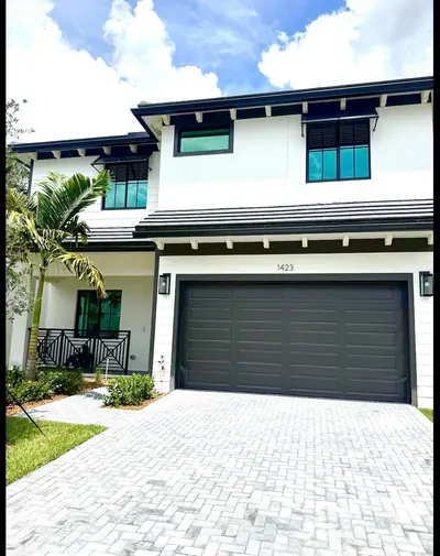 1423 SW 23rd Street, Fort Lauderdale – Single Family Residence for sale