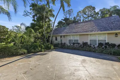 14805 STIRRUP Lane, Wellington – Efficiency for rent