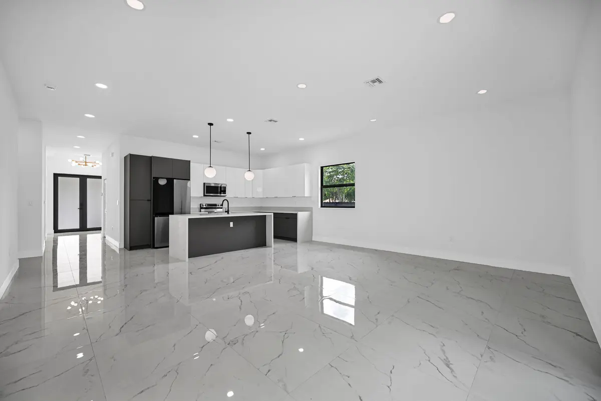 57-web-or-mls-DSC_9119 at 2791 NW 11TH Court, Fort Lauderdale