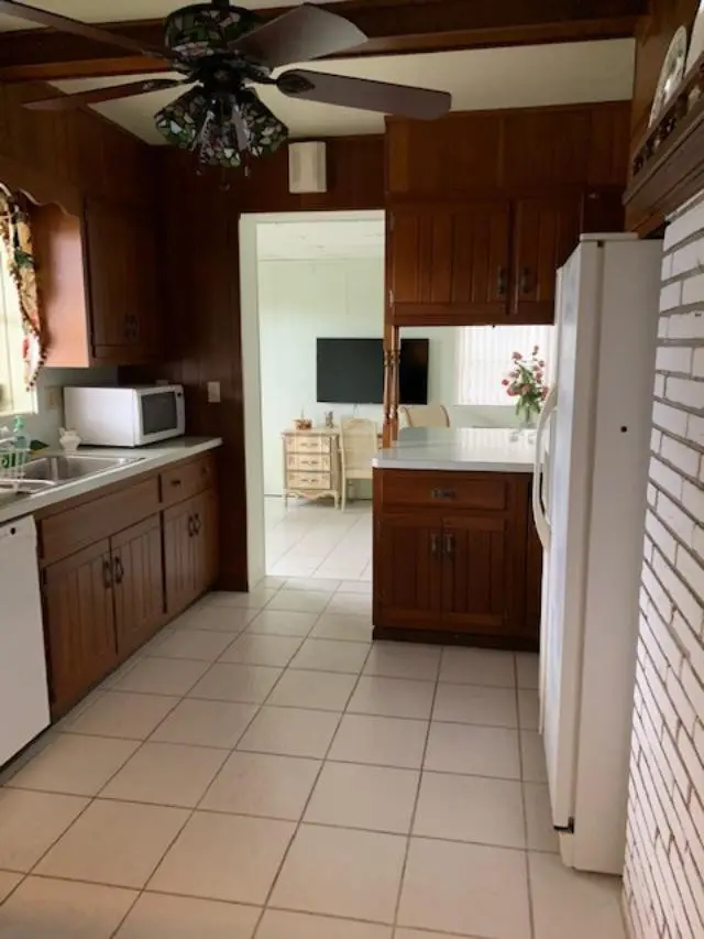 Photo 3 at 1625 SE 12th Court, Fort Lauderdale