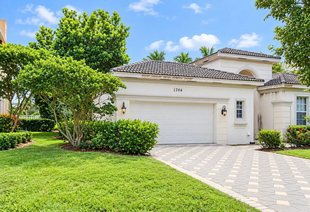 Front at 1704 ANNANDALE Circle, Royal Palm Beach