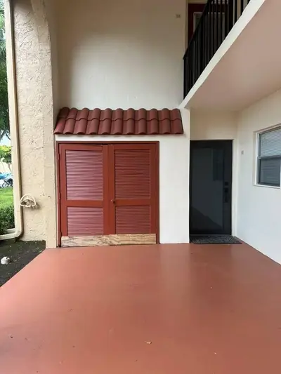120 Lake Frances Drive, West Palm Beach – Condominium for sale