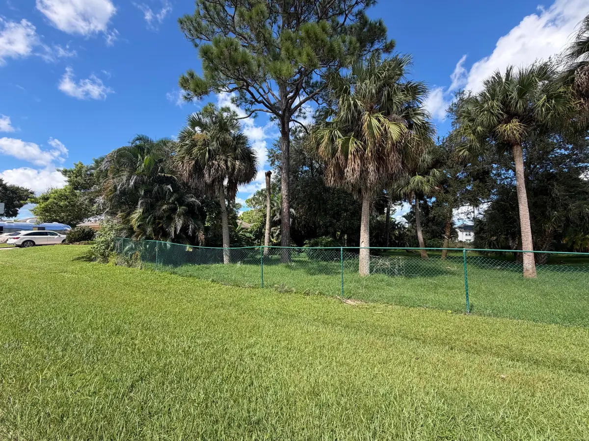 IMG_3122 at 2111 SW JAGUAR Avenue, Port St. Lucie