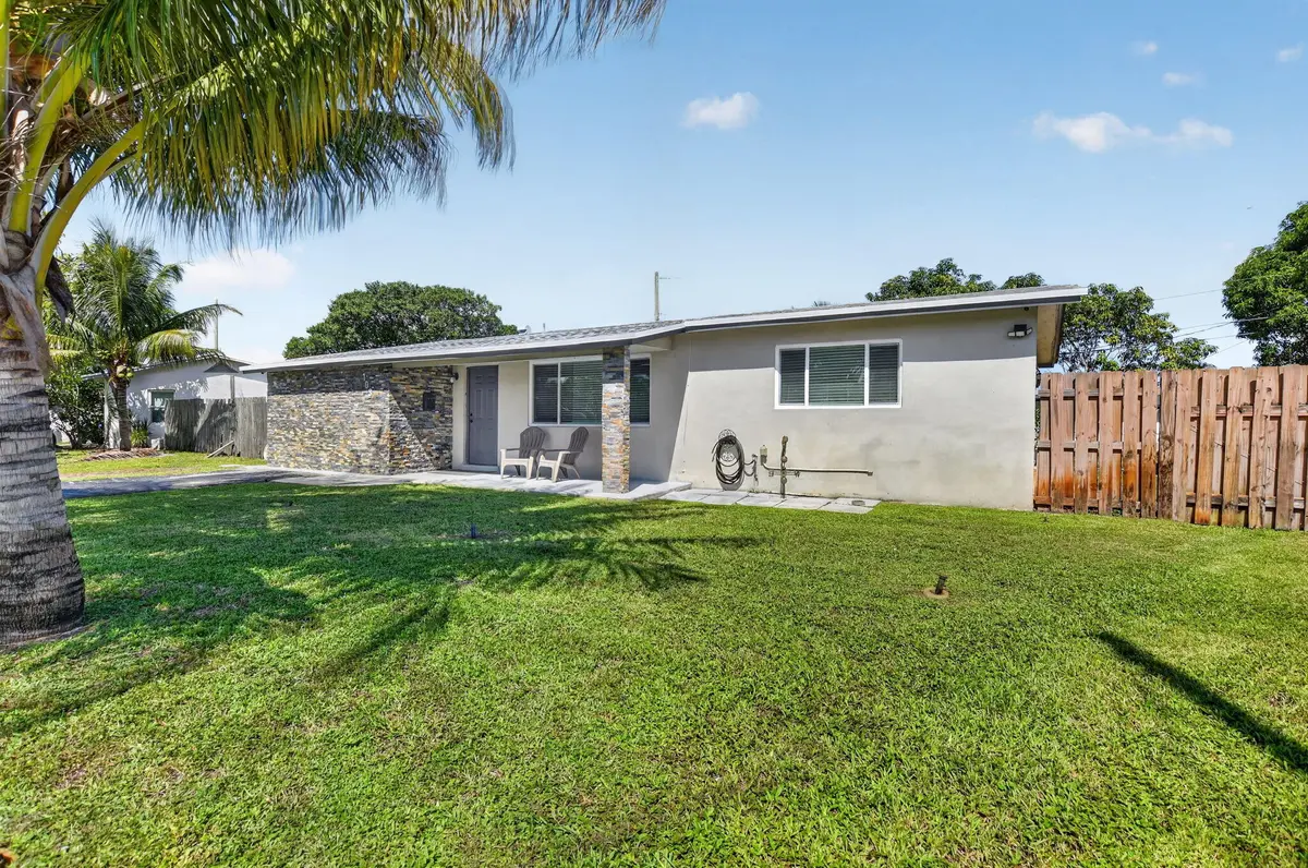 2-web-or-mls-DSC_5014 at 103 SW 14th Street, Deerfield Beach